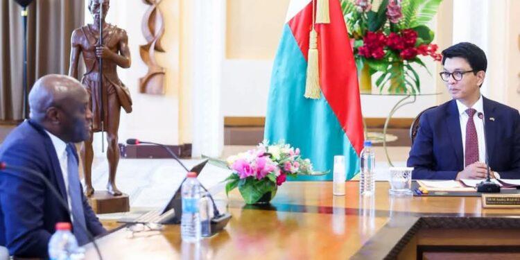 COOPERATION – Andry Rajoelina défend sa politique devant les missionnaires du FMI