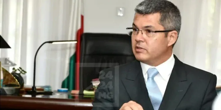 EXPORTATION – L’Asie, un marché à conquérir pour les filières de rente malgaches, selon le ministre David Ralambofiringa