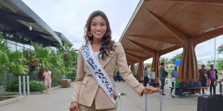 CONCOURS DE BEAUTÉ – Cyria Temagnombe, Miss World Madagascar 2024, s’envole pour l’Inde