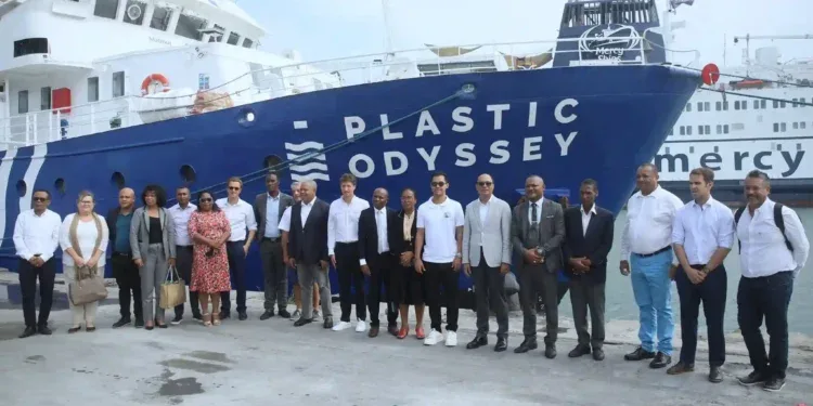 Le navire Plastic Odyssey lance sa campagne de lutte contre la prolifération des plastiques à Madagascar
