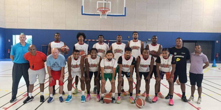 BASKETBALL – John Douaglin face à un chantier de taille après la lourde défaite des Ankoay face aux Eléphants ivoiriens en amicale