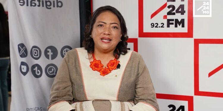 RESADRESAKA NIFANAOVANA TAMIN&rsquo;I VIVIANE DEWA, MINISITRY NY FIZAHAN-TANY SY NY ASA TANANA