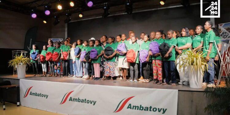 Ambatovy lance la bourse « High school scolarship » pour compléter son soutien aux lycéens dans ses zones d’interventions