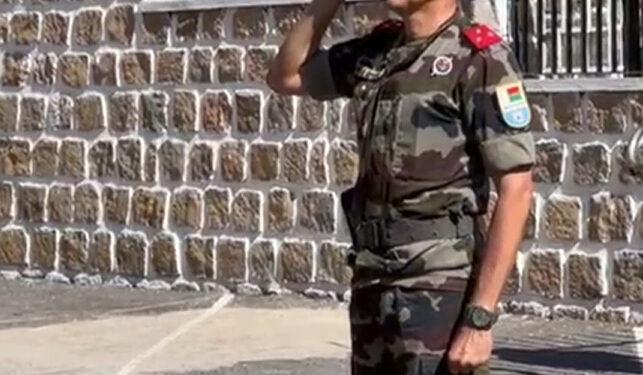 Cérémonie de passation de services entre le Chef d’Etat-major des Armées sortant, le général Deramasinjaka Rakotoarivelo, et le nouveau Chef d’Etat-major des Armées le général Demosthene Pikulas.