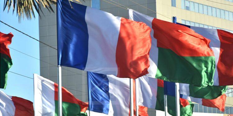 CRISE POLITIQUE – “Aucune intervention militaire française n’est en cours ni prévue à Madagascar”, selon l’Ambassade de France à Madagascar