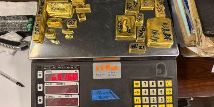 TRAFIC – 5,16 kilos de lingots d’or dissimulés dans des power-banks saisis par la Douane à l’aéroport d’Ivato