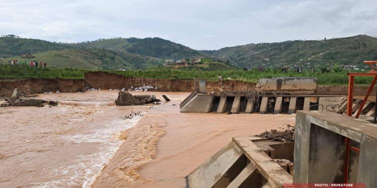 INFRASTRUCTURES – Le gouvernement annonce la tolérance zéro contre les travaux mal faits après la dégradation du barrage de Tongoloina à Ampahitrosy