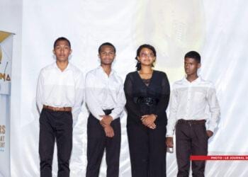 ART ORATOIRE – Esca et Antsan’ny Tia des Joyeux Lurons sacrés champions provinciaux d’Antananarivo du concours de débat et d’éloquence inter-lycées Volamena