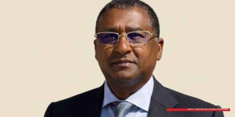 DIPLOMATIE – Ibrahim Norbert Richard succède à Edgard Razafindravahy au poste de Secrétaire général de la COI