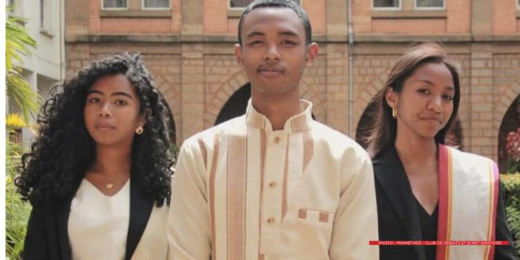 ART ORATOIRE – L’UCM se qualifie pour les demi-finales du concours inter-universitaire de débats de La Haye