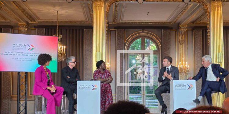 DIPLOMATIE – Emmanuel Macron reçoit les diasporas africaines à l’Elysée en amont du sommet Africa Forward