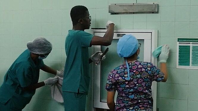 Une grande opération d’assainissement au quartier opératoire de l’hôpital Joseph Ravoahangy Andrianavalona.
