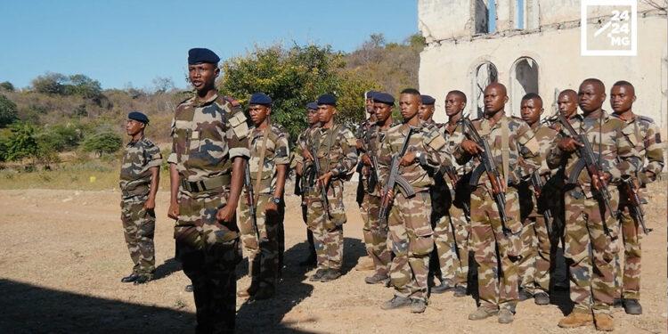 Démonstration de savoir-faire tactique par les militaires du deuxième bataillon d’infanterie de marine d’Antsiranana.