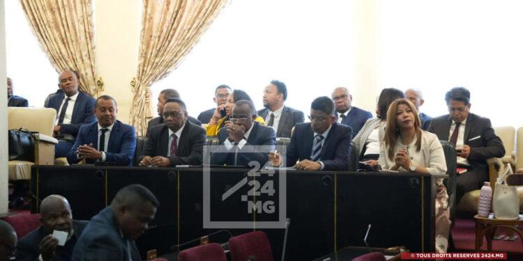 ASSEMBLÉE NATIONALE – Six ministres présents à Tsimbazaza pour la séance de “rencontres”, quatre autres absents