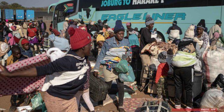 IMMIGRATION – Des dizaines de milliers d’étrangers quittent l’Afrique du Sud en quelques semaines face aux violences à caractère xénophobe