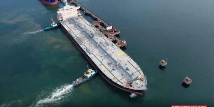 PORT DE TOAMASINA – Le tanker Sunda One temporairement déplacé pour permettre au Torm Eva de décharger le sans plomb et le pétrole lampant